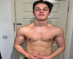 He worked hard at gym to maintain his six-peck abs.